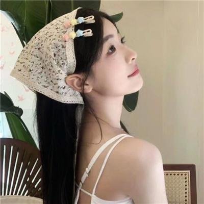 为了受伤的右眼